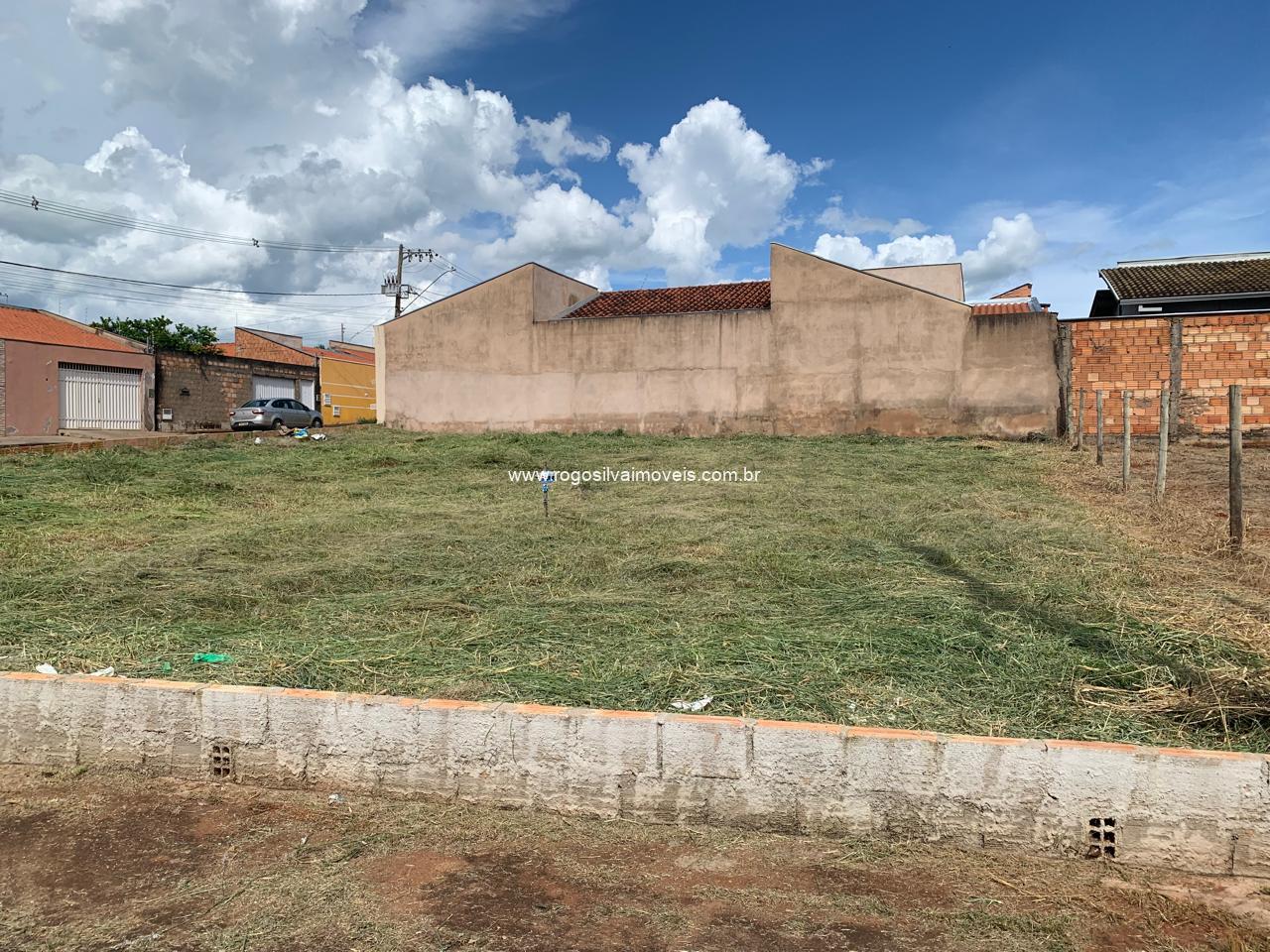 Vende se 02 Terrenos Buritis